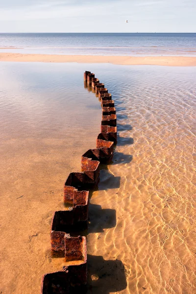 バルト海の古い鋼製橋脚の遺跡 — ストック写真