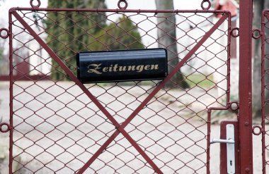 Gazete kutusuna Bahçe 's gate