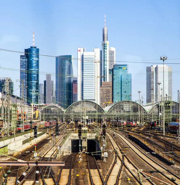 Central station Frankfurt am Main with skyscrapers — Stock Photo, Image
