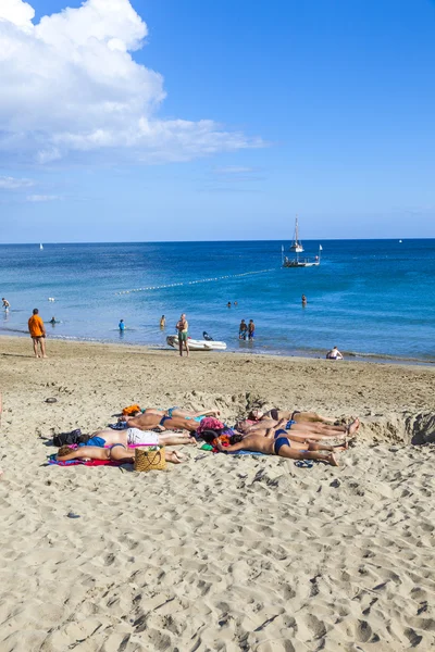 Élvezze a mesterséges beauitiful strandtól Playa Dorada — Stock Fotó