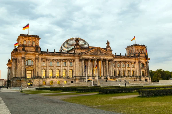 Reichstag ベルリン、ドイツで — ストック写真