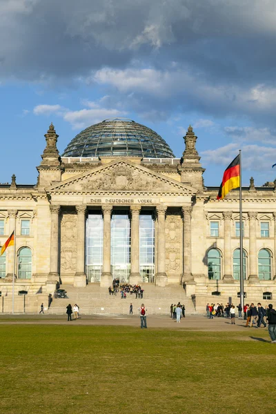 Reichstag famoso em Berlim, Alemanha — Fotografia de Stock