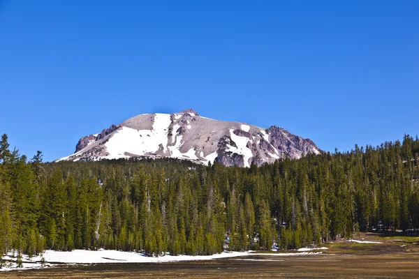 Sneeuw op de Lassen in het nationale park — Stockfoto