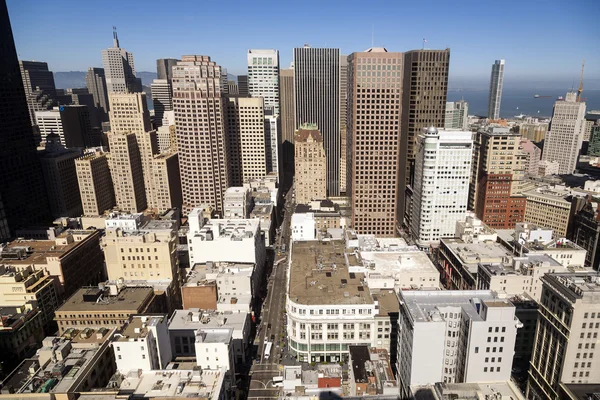 Gratte-ciel du centre-ville de San Francisco en fin d'après-midi — Photo