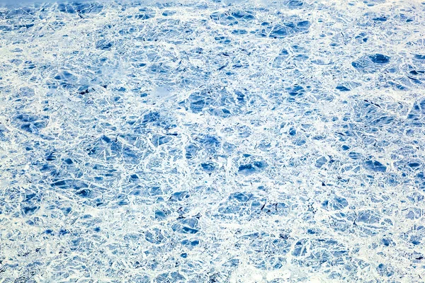 Mancha de gelo flutuando no oceano Ártico — Fotografia de Stock