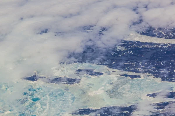 Φύλλο του πάγου που επιπλέουν στον Αρκτικό Ωκεανό — Φωτογραφία Αρχείου