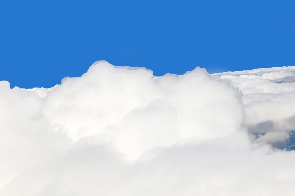Mavi gökyüzü bulutları — Stok fotoğraf