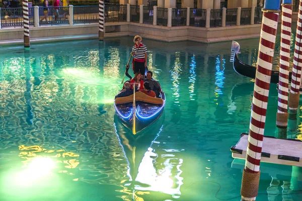 Gondola on a Venetian Resort Hotel & kaszinó — Stock Fotó