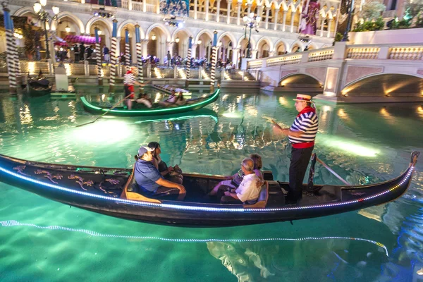 Gondola on a Venetian Resort Hotel & kaszinó — Stock Fotó