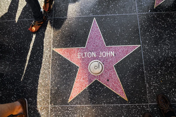 Elton john gwiazdą na hollywood spacerem sławy — Zdjęcie stockowe