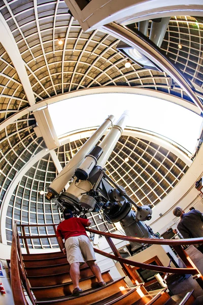 Famoso telescopio Zeiss all'osservatorio Griffith — Foto Stock