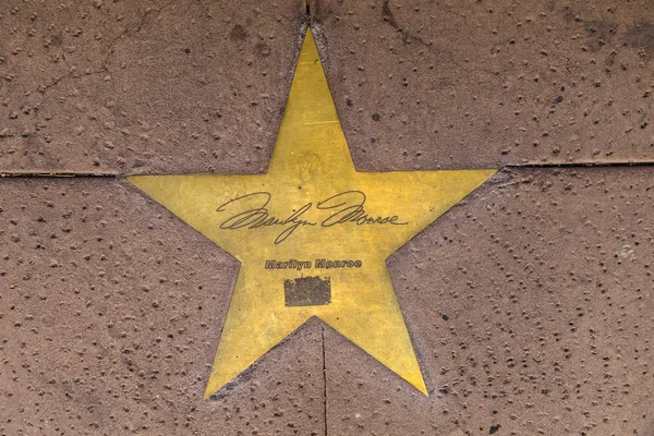Xxxx は、アリゾナ州フェニックスでの歩道上の星. — ストック写真