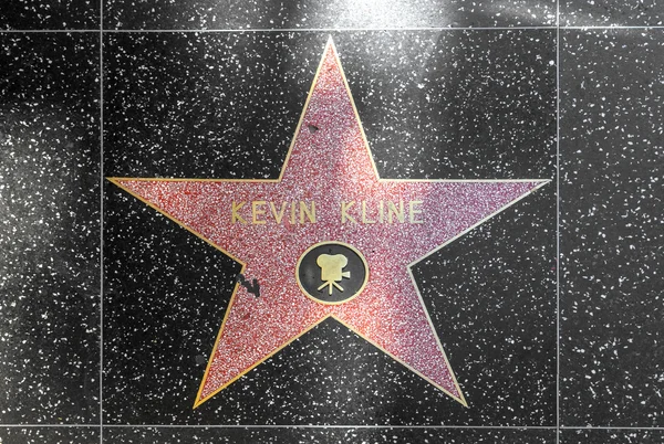 Kevin Klines Stern auf dem Hollywood Walk of Fame — Stockfoto