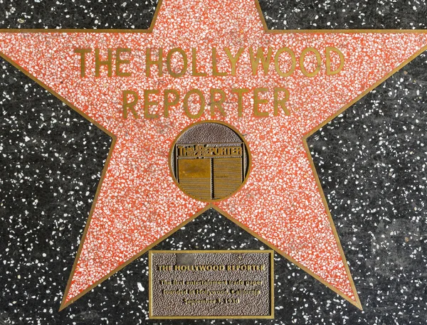 Estrela do repórter de Hollywood na Calçada da Fama de Hollywood — Fotografia de Stock