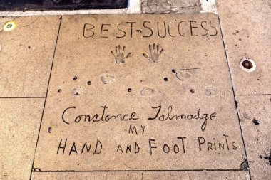 hollywood Bulvarı'ndaki Constance jehnadges el izleri