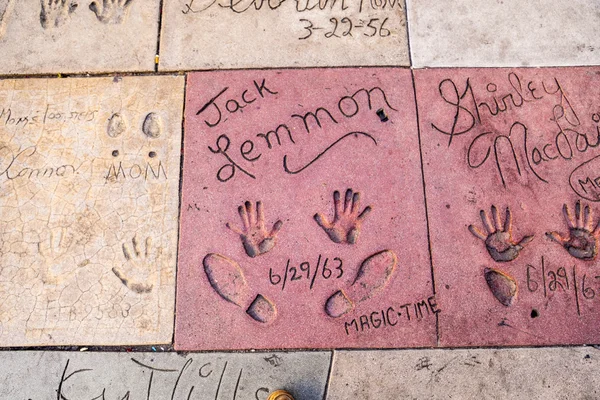 Otisky rukou v hollywood boulevard v betonu Číňanů — Stock fotografie
