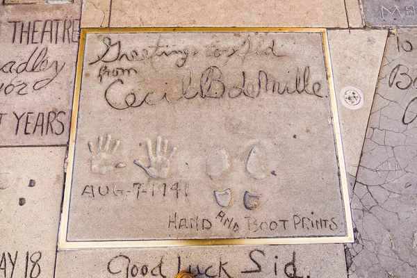 Handprints w hollywood boulevard w konkretnych chińskiego — Zdjęcie stockowe