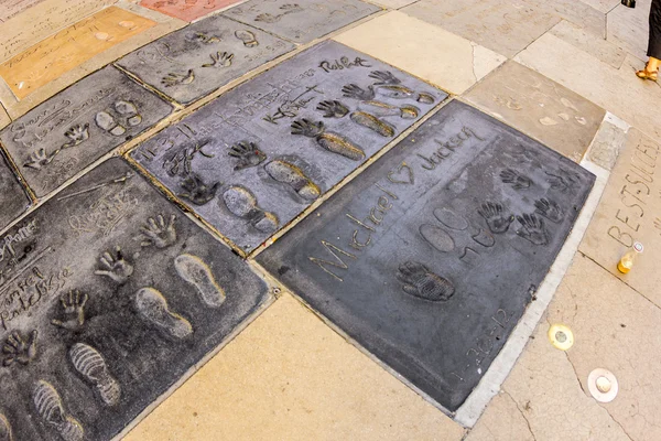 Αποτυπώματα στο hollywood boulevard στο σκυρόδεμα των κινεζικών το — Φωτογραφία Αρχείου