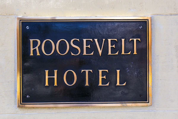 Homlokzati híres történelmi Roosevelt Hotel — Stock Fotó