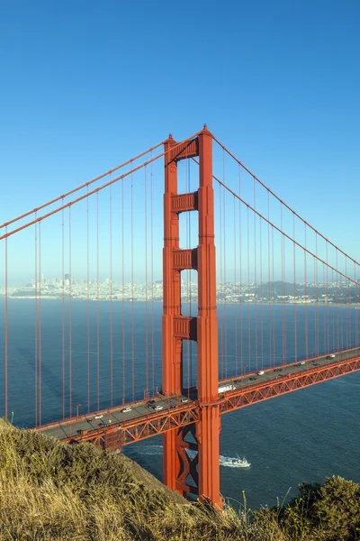 Famoso puente Golden Gate de San Francisco a última hora de la tarde — Foto de Stock