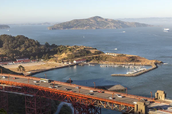 Berühmte San Francisco Golden Gate Bridge im späten Nachmittagslicht — Stockfoto