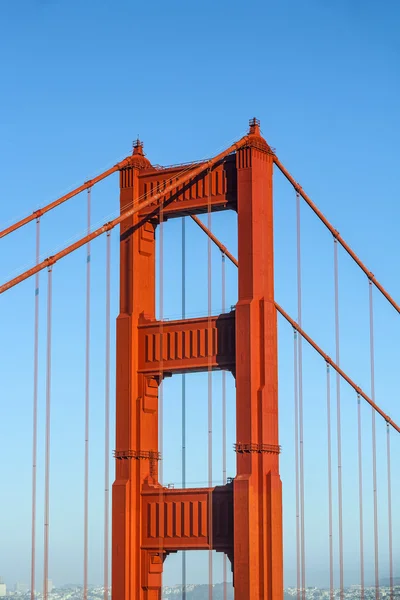 午後遅くに有名なサンフランシスコゴールデンゲートブリッジ — ストック写真