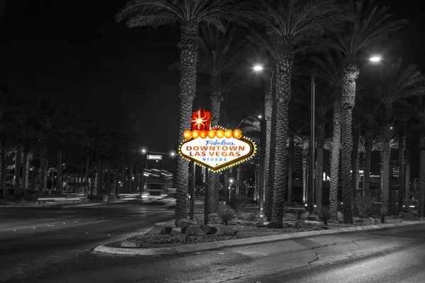 Le panneau du centre-ville de Las Vegas la nuit — Photo