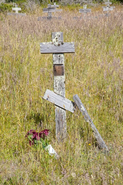 Old crosses at the historic orthodox cemetery of Fort Ross — Stock Photo, Image
