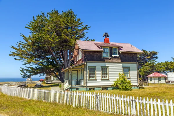 Stock image Home of lightkeeper of Point Cabrillo Lighthouse