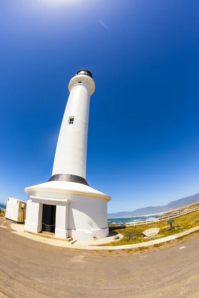 カリフォルニア州の有名なポイントアリーナ灯台 — ストック写真