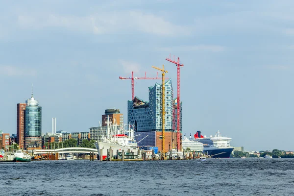Șantierul de construcții al Elbphilharmonie în portul Hamburg — Fotografie, imagine de stoc