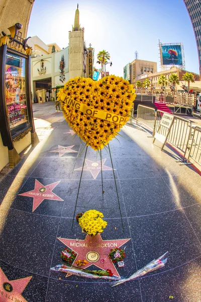 Michael jackson de ster op de hollywood walk van roem — Stockfoto