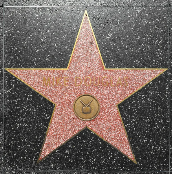 Mike douglas stjärna på hollywood promenad av berömmelse — Stockfoto