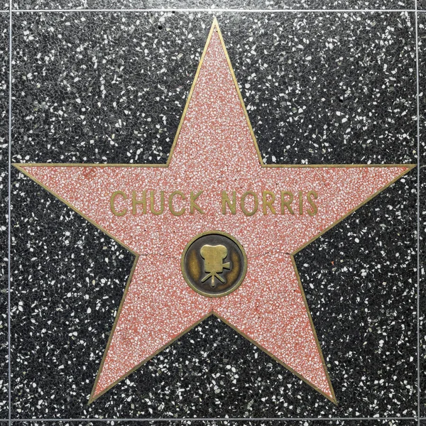 查克 · 诺里斯星上的名望好莱坞步行 — 图库照片