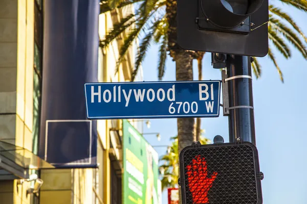 Ulica znak hollywood boulevard w hollywood — Zdjęcie stockowe