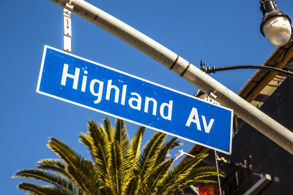 Cartello stradale Highland Av a Hollywood — Foto Stock