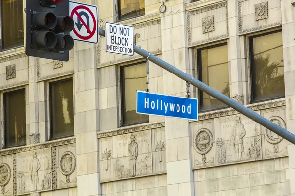 在好莱坞街头标志好莱坞大道 — 图库照片