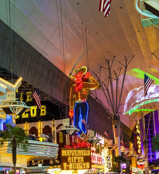 Улица Фримонт в Лас-Вегасе, Невада ночью — стоковое фото