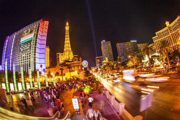 The strip and Paris Las Vegas hotel — Stock Photo, Image
