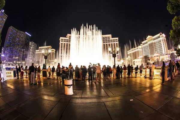 Посмотреть знаменитый отель Белладжио с водными играми в Лас-Вегасе — стоковое фото