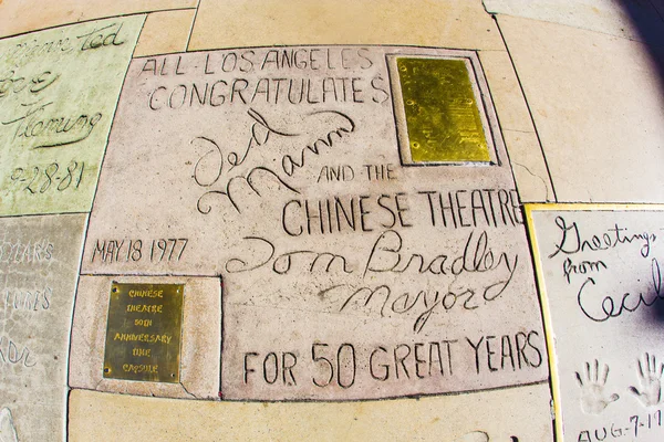 Signature of Ted Mann and Tom Bradley in Hollywood Boulevard in — Stock Photo, Image