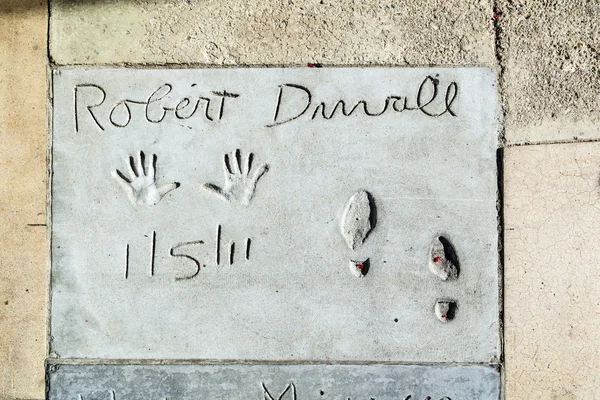 Huellas de manos de Robert Duvalls en Hollywood Boulevard en el hormigón — Foto de Stock