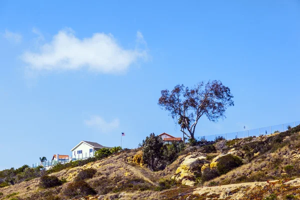 Typical wooden american houses in a suburban area of San Diego — Stock Photo, Image