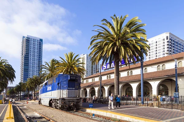 Diesel-trein aankomt op union station — Stockfoto