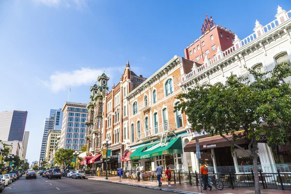 Facade of historic houses in the gaslamp quarter — Stock Photo, Image