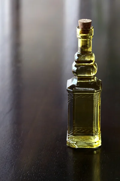 Винтажная стеклянная бутылка — стоковое фото