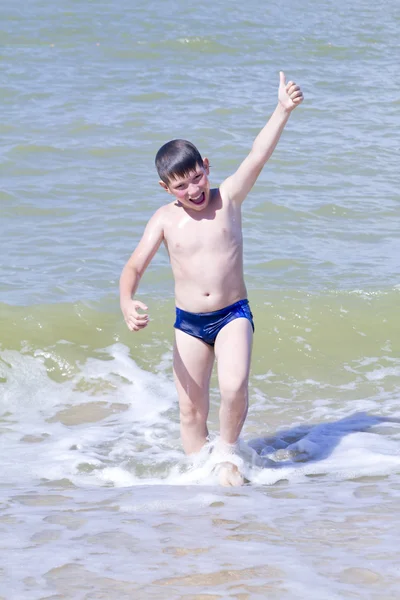 Niño nadando en el mar —  Fotos de Stock