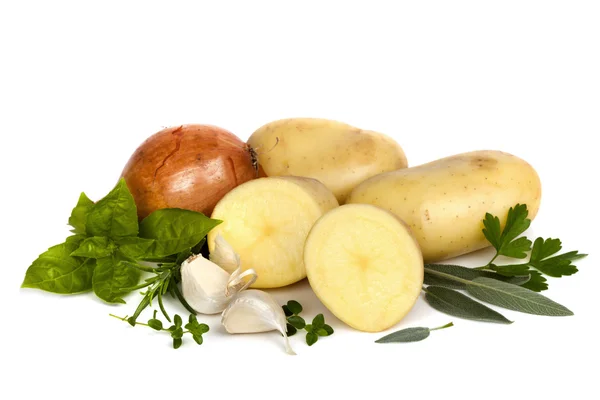 Πατάτες κρεμμύδι σκόρδο και μυρωδικά πάνω από λευκό — Φωτογραφία Αρχείου