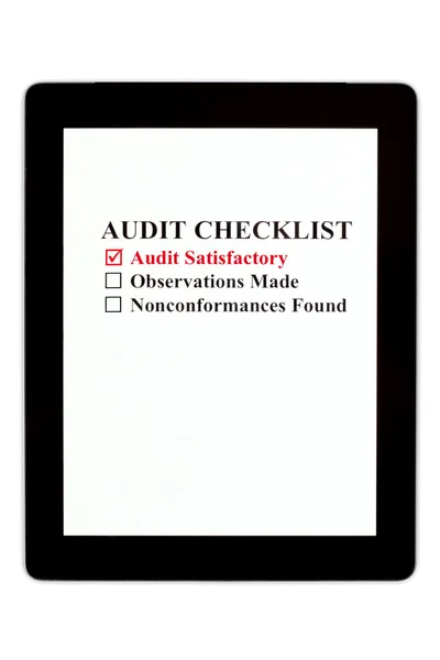 Audit-Checkliste auf dem digitalen Tablet — Stockfoto