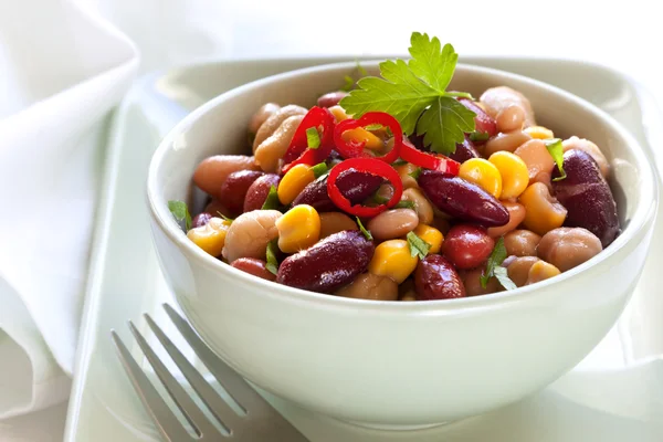 Salada de feijão e milho com pimentão — Fotografia de Stock